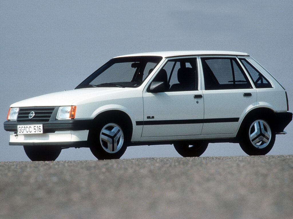 Opel Corsa (S83) 1 поколение, хэтчбек 5 дв. (04.1985 - 07.1987)